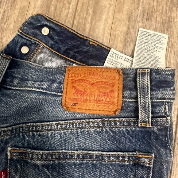 Levi’s denim shorts size 27 - Picture 9 of 9